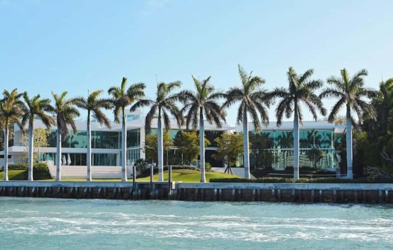 Miami: Biscayne Bay Millionaire's Homes Sightseeing Cruise - Discover Miami’s Glamour from the Water