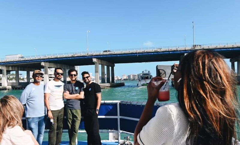 Miami: Biscayne Bay Millionaire's Homes Sightseeing Cruise - FAQ