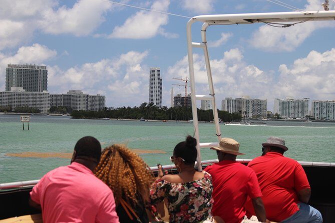 Miami Boat Tour of Celebrity Homes - Key Points