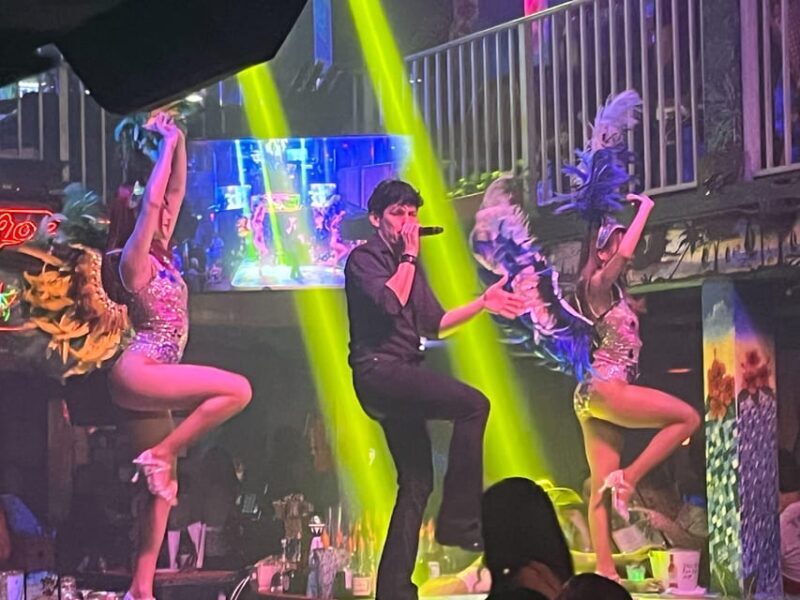 Miami: Guided Bar Crawl with Drinks Discounts and Club Entry - What’s Included and What’s Not