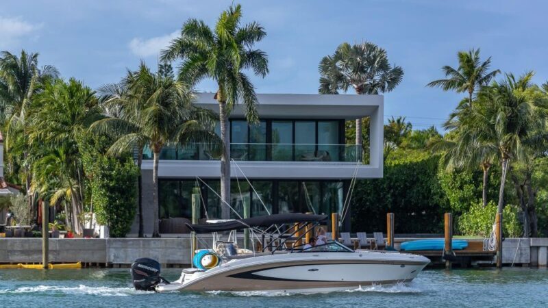Miami: Miami Skyline Vintage Yacht Cruise, - FAQ