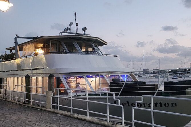 Miami NYE 2026 Yacht Party with Dinner, Open Bar & Fireworks - In-Depth Review of the Miami NYE Yacht Party