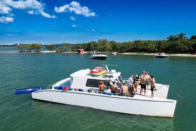 Miami Private Catamaran Boat with Jet Ski, Banana Boat and Drinks - Key Points