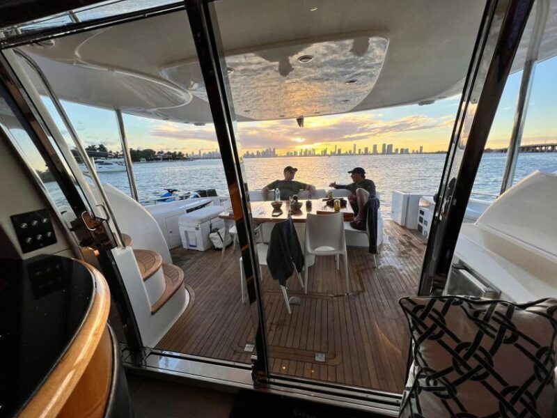 Miami: Private City Cruise of Miami Beach with French Guide - Miami: Private City Cruise of Miami Beach with French Guide