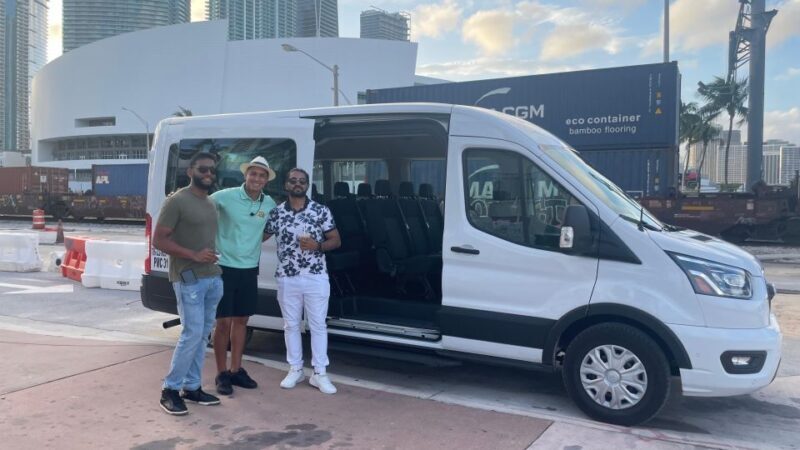 Miami: Private Iconic neighborhoods sightseeing tour - Key Points