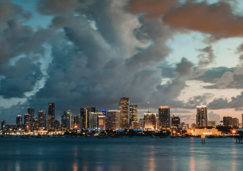 Miami: Private Luxury Airplane Tour with Champagne - Key Points