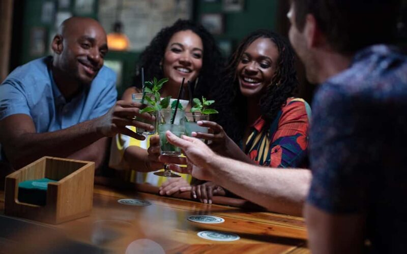 Miami: Salsa Night and Mojitos at Mango's Tropical Cafe - Miami: Salsa Night and Mojitos at Mangos Tropical Cafe