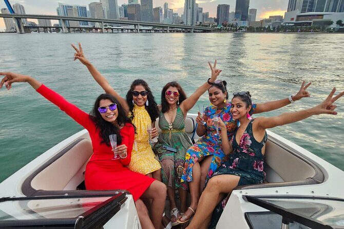 Miami Shared Boat tour, 2 hours on a 24 ft boat. 6 people total. - Key Points