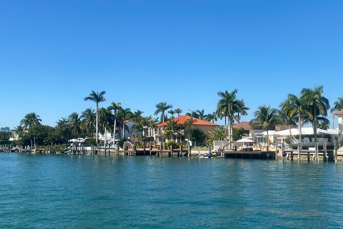 Miami Skyline Cruise of Millionaire Homes with Hotel Pick-up - Key Points