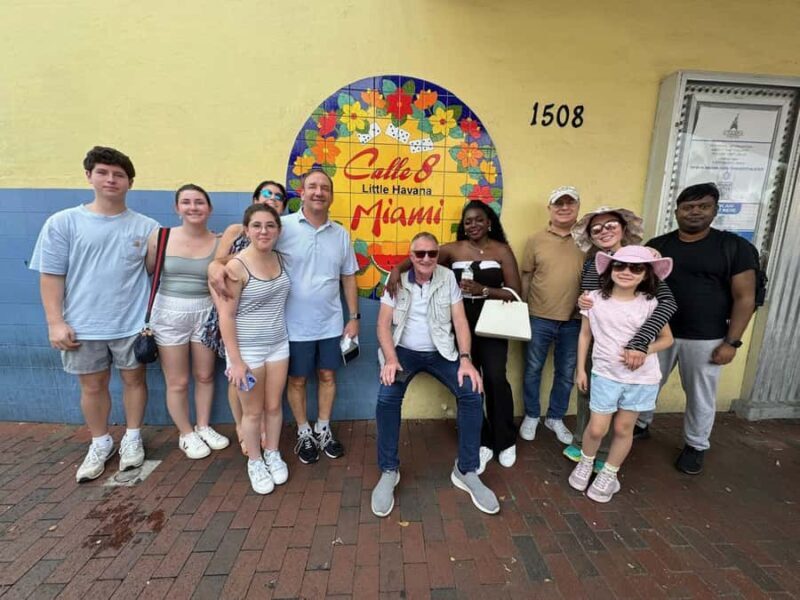 Miami Skyline Millionaire Cruise & Bus Tour 5 stops & Coffee - Exploring Wynwood & Little Havana