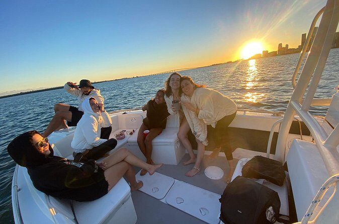 Miami: Sunset Boat Charter Cruise in a Formula Thunderbird - FAQ