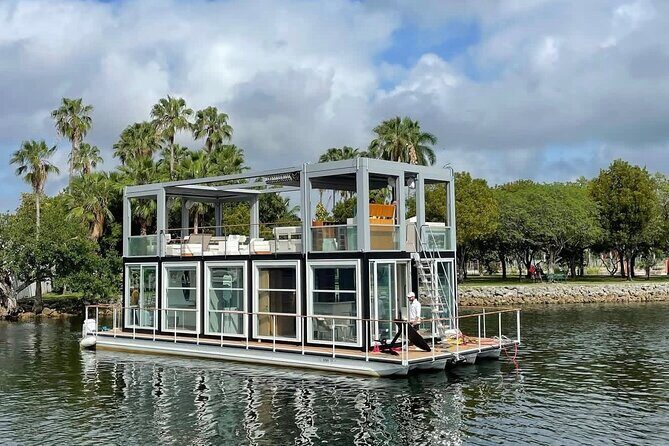 Miami Water Villa Private Luxury Yacht for rent Up to 35 Guests - Key Points