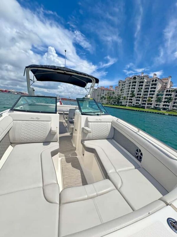 Miami:Hidden Coves Boat Tour with Champagne - Key Points