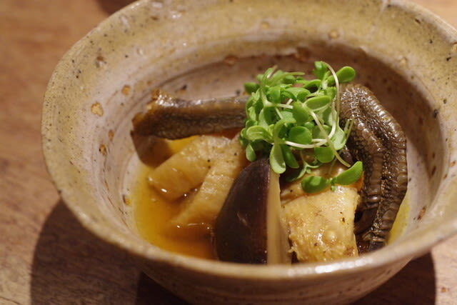 Michelin One-Star Japanese Cuisine Experience - Yasyutaku (Hiroshima) - The setting: a quiet alley and an open kitchen