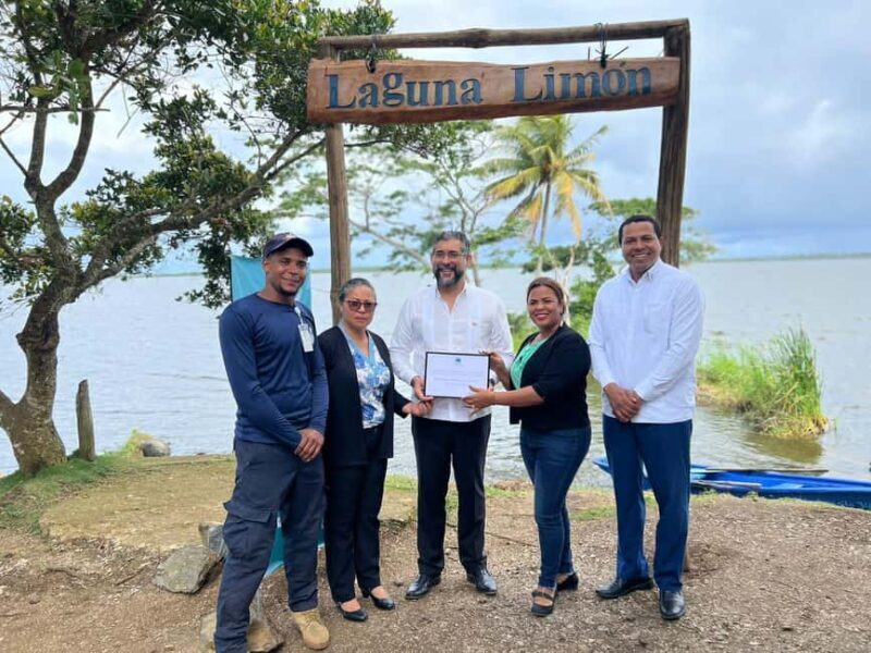 Miches: El Limón Lagoon Guided Kayak Tour with Guide - Key Points