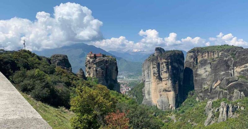 Midday Tour in Meteora Small Size Group - A Deep Dive into the Midday Meteora Experience