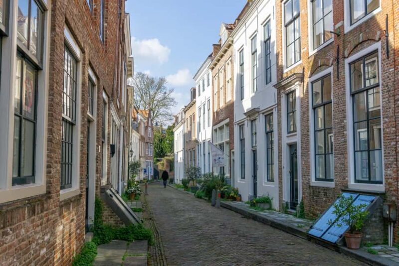 Middelburg: Guided City Walking Tour - Who Should Consider This Tour?