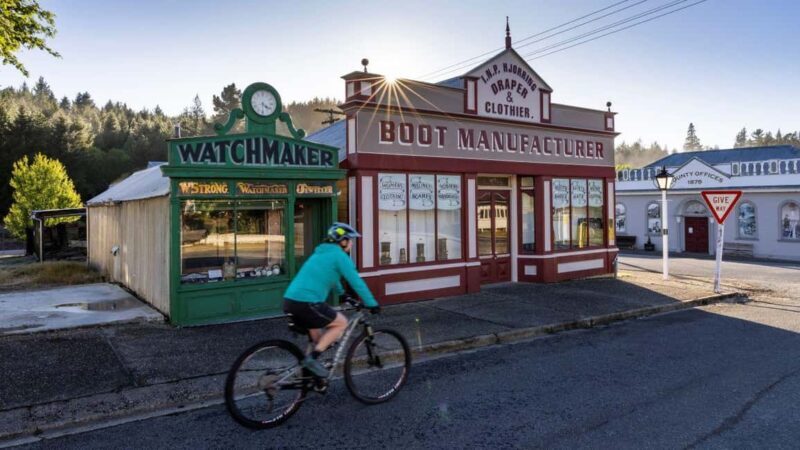 Middlemarch to Queenstown Small Group Tour (One-Way) - Key Points