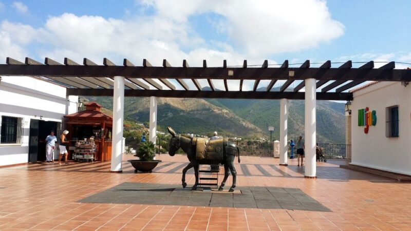 Mijas: Group walking tour - The Value of a Guided Walk in Mijas