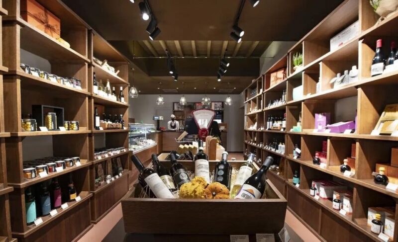 Milan: Aperitivo with Tasting Plate & Glass of Wine - An In-Depth Look at the Milan Aperitivo Experience
