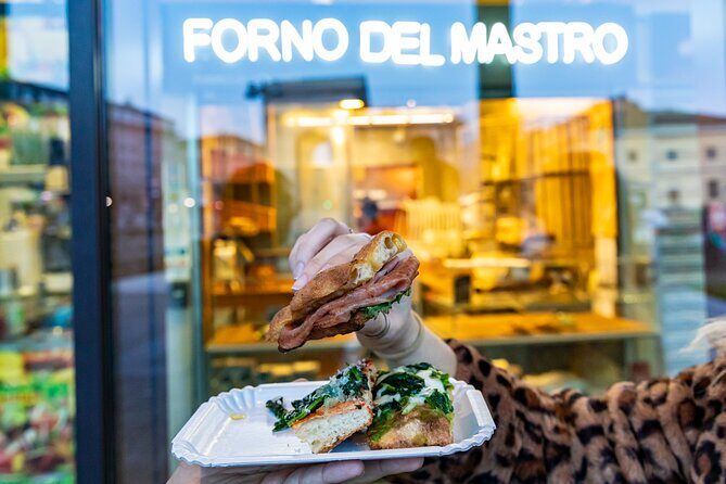 Milan: Navigli Food & Drinks Tour with Eating Europe - The Beginning: Meeting in Piazza Ventiquattro Maggio