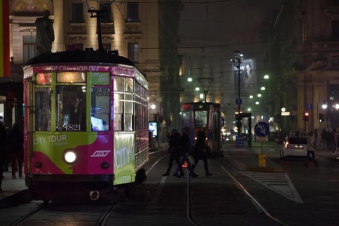 MILAN PRIVATE WALKING TOUR BY NIGHT: AMAZING MILAN - 2 h - A Detailed Look at the Milan Night Tour