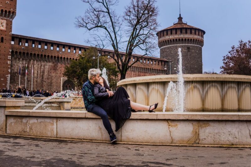 Milan: Professional Photoshoot Outside Sforza Castle - Milan: Professional Photoshoot Outside Sforza Castle