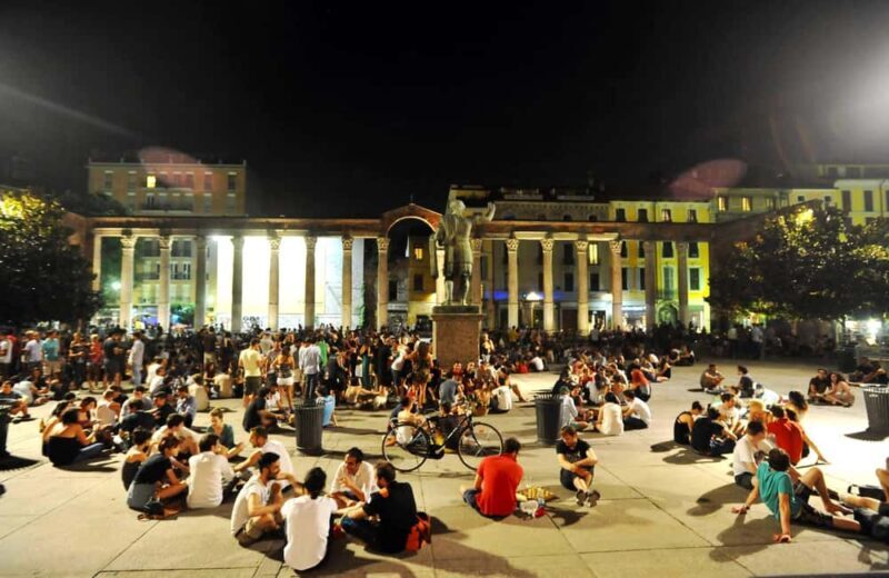 Milan Social Walk: Bars, Squares & Local Vibes - Who Should Consider This Experience?