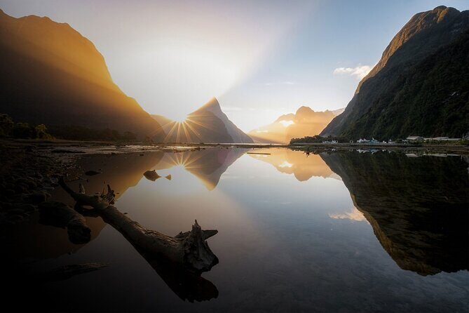 Milford Sound Business Class from Queenstown Cruise Lunch - Experience Milford Sound in Style: A Luxurious Small-Group Tour from Queenstown