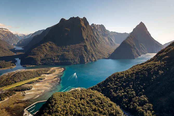 Milford Sound Coach and Cruise Tour from Queenstown with Flyback - A Detailed Look at the Milford Sound Coach and Cruise Tour