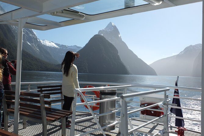 Milford Sound Discovery Tour - Discovering Milford Sound: A Personal Tour with Authentic Charm