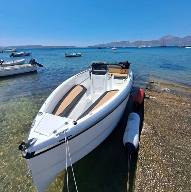 Milos: Rent a boat with or without Skipper - Key Points