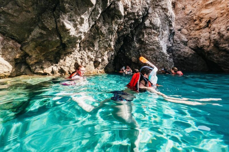 Milos: Tsigrado and Gerakas Beach Kayaking Tour - FAQ