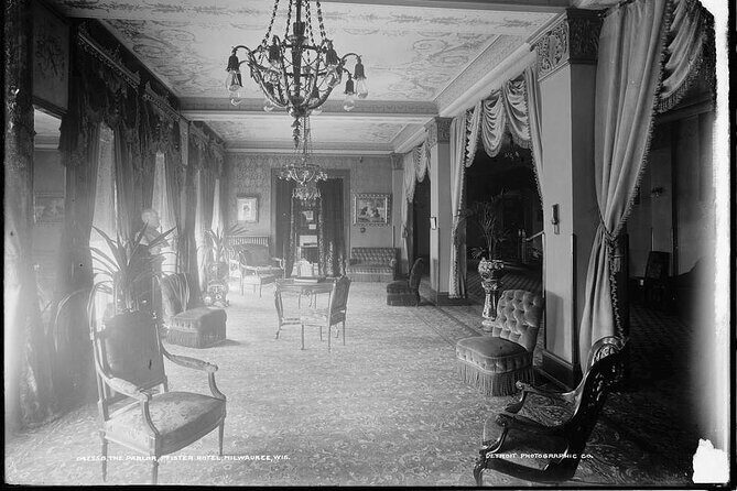 Milwaukee Downtown Ghost Tour - The Shadow of City Hall - Who Should Consider This Tour?