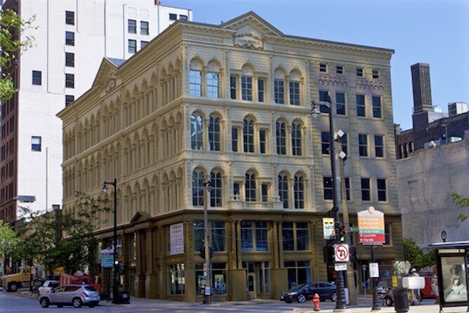 Milwaukee Historic Downtown Self Guided Walking Tour - FAQs