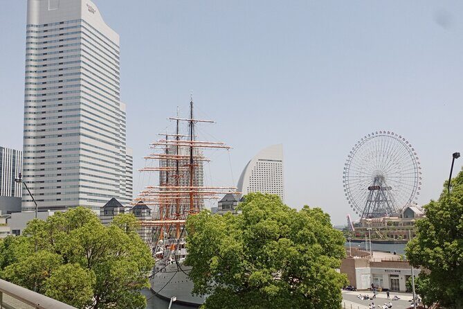 Minato MIrai and Sakuragicho Guided Tour with Lunch and Coffee - Key Points