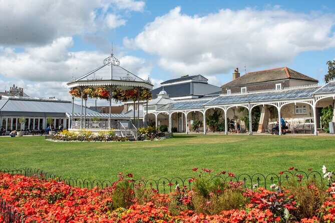 Mindful Photo Walk at Princess Pavilion & Gyllyngdune Gardens - A Peaceful Photography Experience in Falmouth