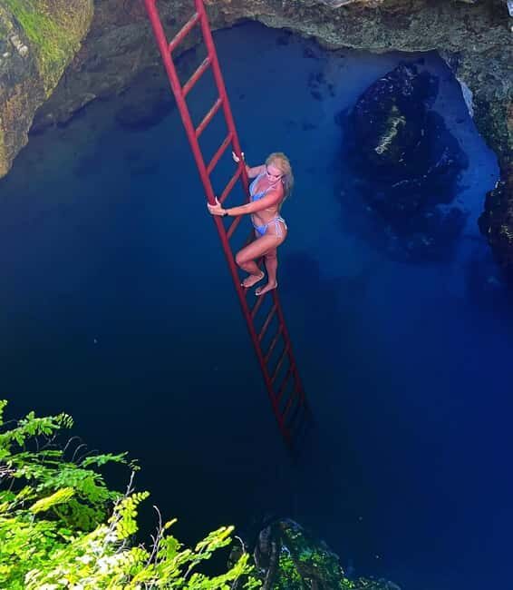 Mineral Spring, Herb Farm, Seven Mile Beach and Ricks Cafe - A Deep Dive into the Experience