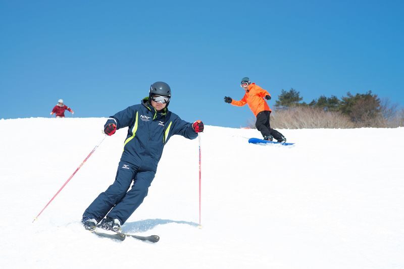 Mineyama Ski/Snowboard Day Trip | from Osaka & Kobe - Getting from the bus to your first run