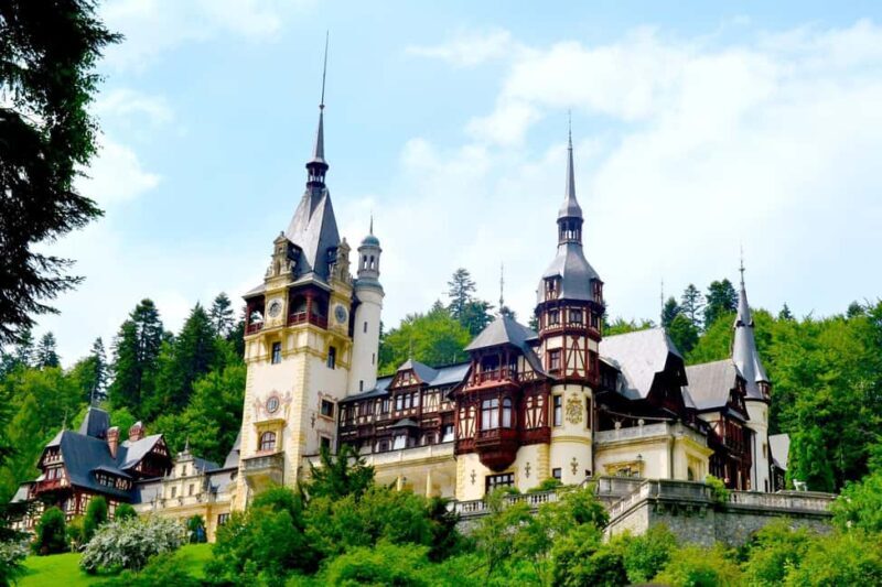 Minivan 3 Castles Day trip Peles, "Wednesday" & Dracula - FAQs