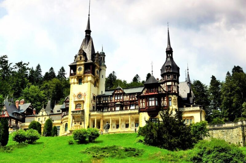 Minivan 8 Places : Dracula Castle, Peles, & Brasov Day Tour - Authentic Experiences and Authenticity