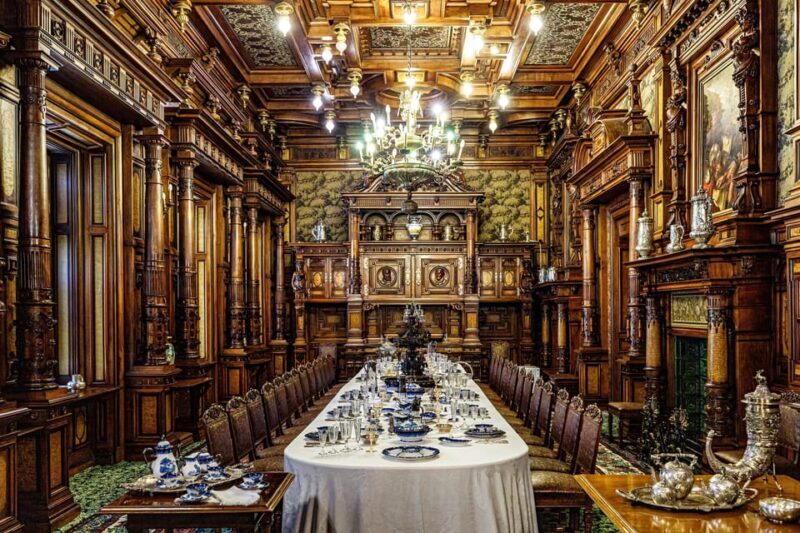 Minivan 8 Places : Dracula Castle, Peles, & Brasov Day Tour - FAQ