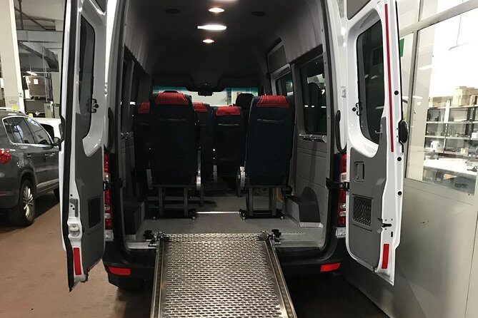 Minivan suitable for transporting disabled people with a wheelchair - FAQ
