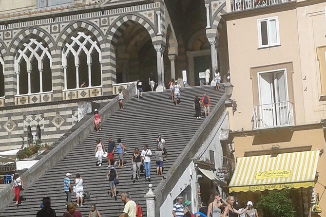 Minivan Tour | Amalfi Ravello and Pompeii with driver - An In-Depth Look at the Tour Experience