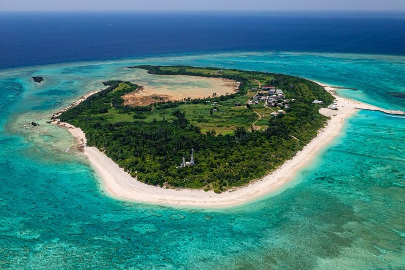 Minna Island Sea Bathing with Marine Activity - A short crossing to a full day at Minna Island