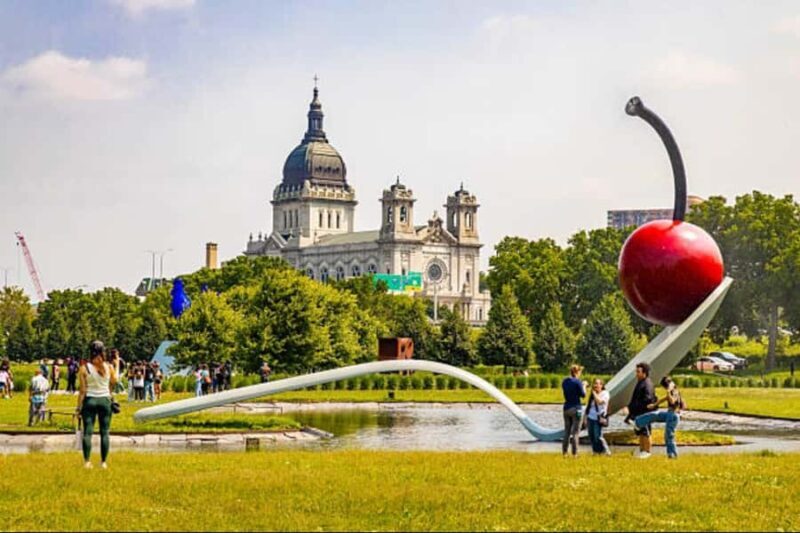 Minneapolis: Private Family-Friendly Walking Tour - Visiting the IDS Center