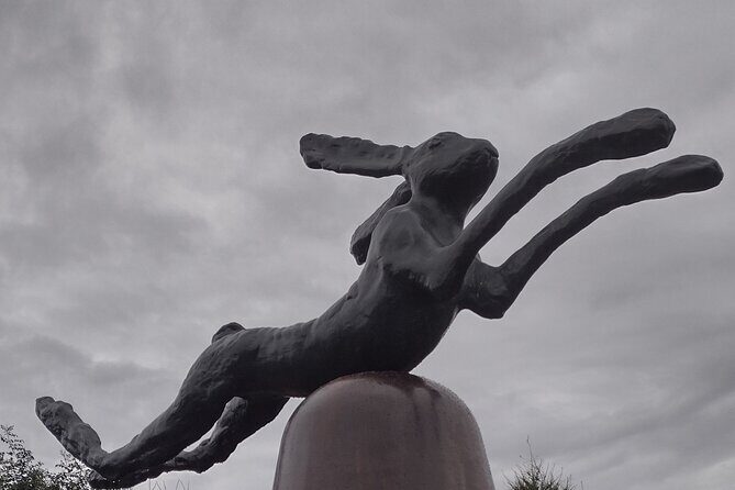 Minneapolis Sculpture Garden: A Self-Guided Walking Tour - Exploring the Minneapolis Sculpture Garden: What You Can Expect