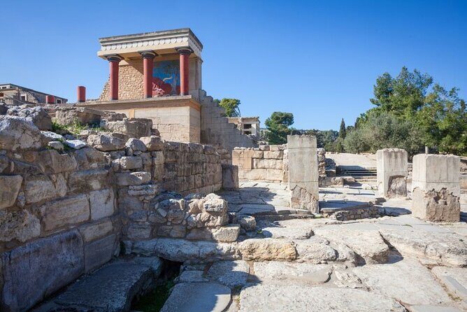 Minoan Life: Knossos Palace, Olive Grove Farm, Lunch at Archanes - Who Should Consider This Tour?
