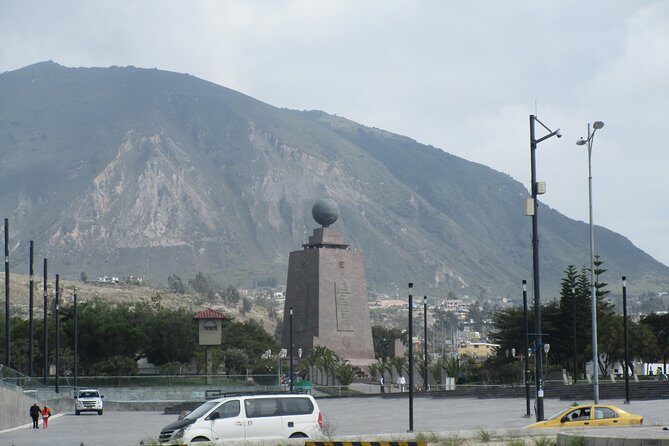 Mitad del mundo and Pululahua volcano transportation - Practical Details: Transportation, Guides, and Value