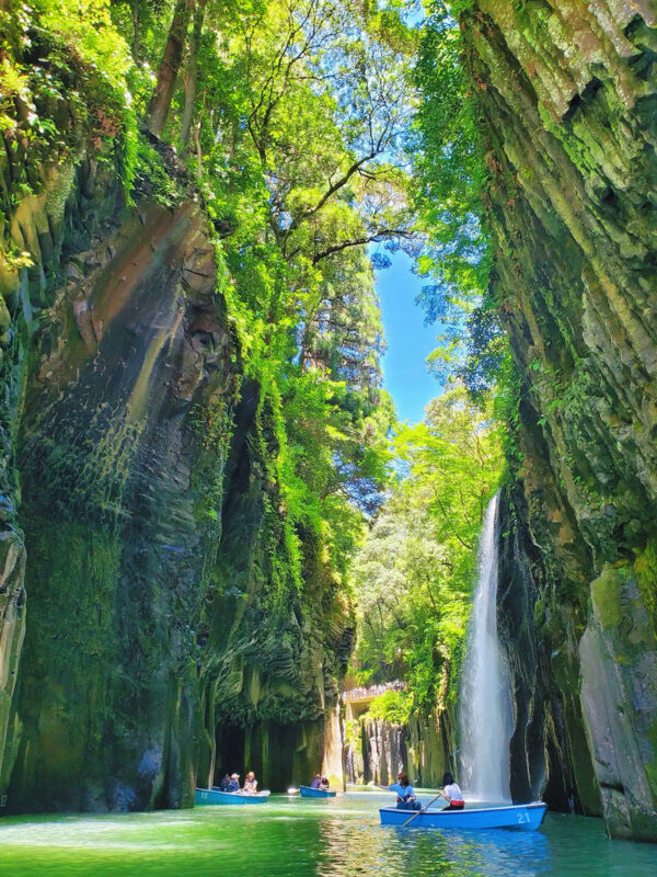 Miyazaki Classic Tour: Takachiho Gorge & Kamishikimi Kumanoza Shrine | Includes Japanese Desserts & Shuttle Bus | Optional Takachiho Boat Ride - What the price includes, and what it does not